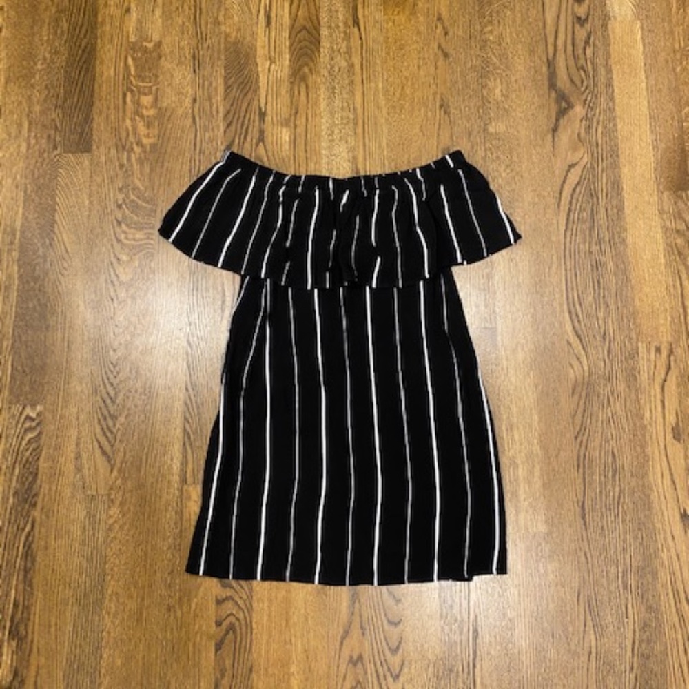 Forever 21 Off the Shoulder Dress - Picture 1 of 2